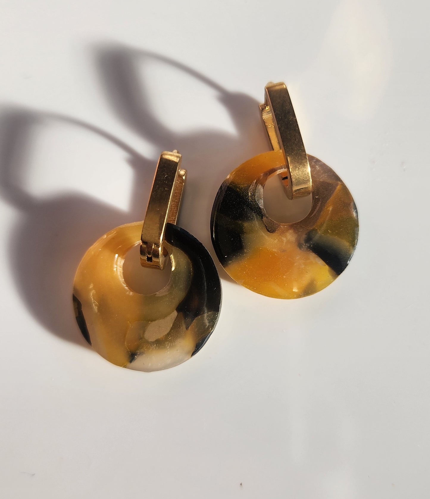 Tortoise Shell on Rectangle Huggies